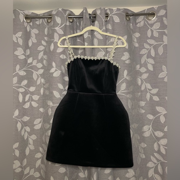 Nadine Merabi Em Velvet Black Dress - Picture 6 of 9